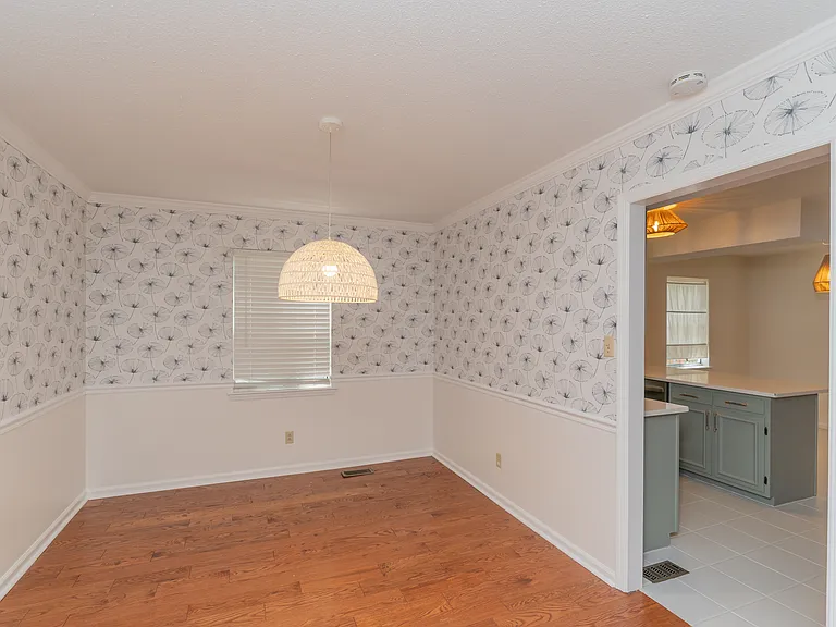 7830 Cove Ridge Dr — Photo 32