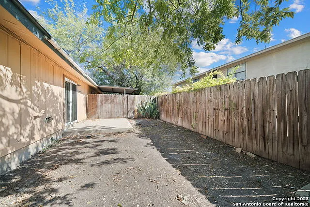 206 Bexar Dr — Photo 26