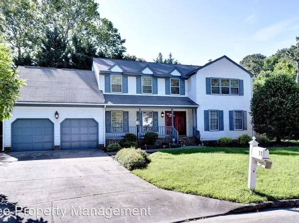 11 Oscars Ct, Poquoson, VA 23662