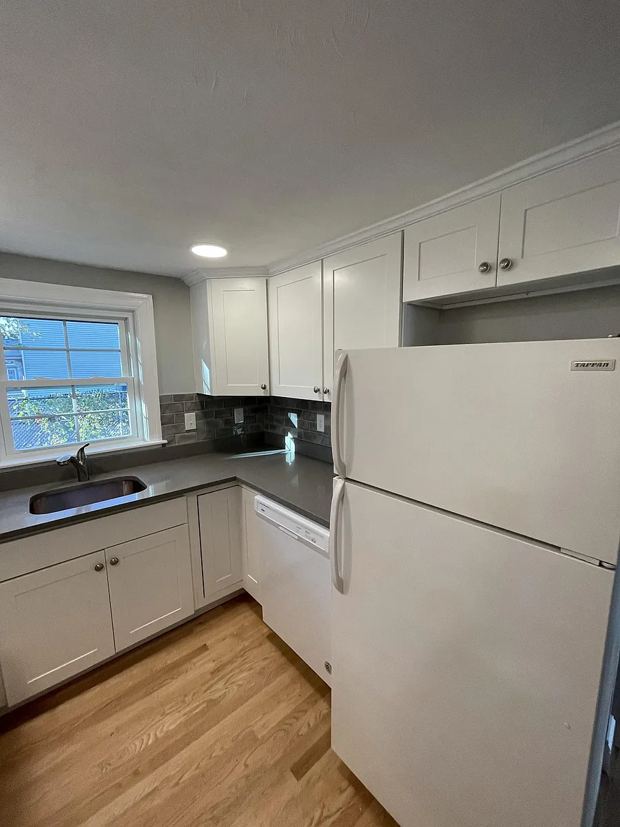 Photo 2 of 13 - 28 Linden Ave #1 - Somerville, MA Building Photo - 28 Linden Ave #1