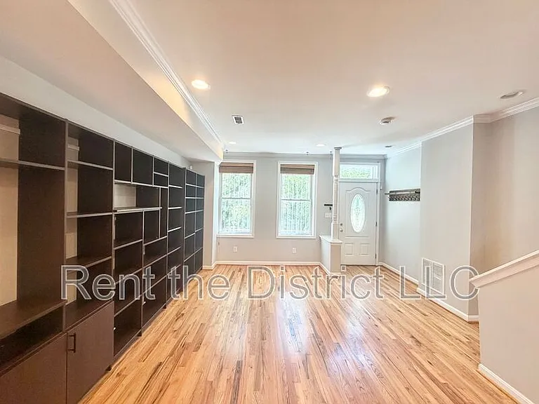 775 Kenyon St NW — Photo 2