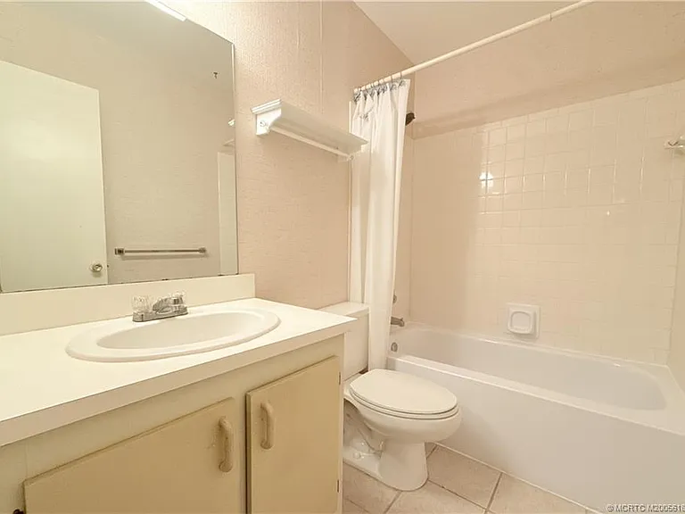 6531 SE Federal Hwy #J202 — Photo 14