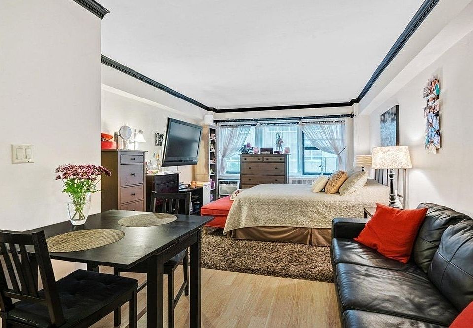 1st image of 333 E 75th St APT 2J