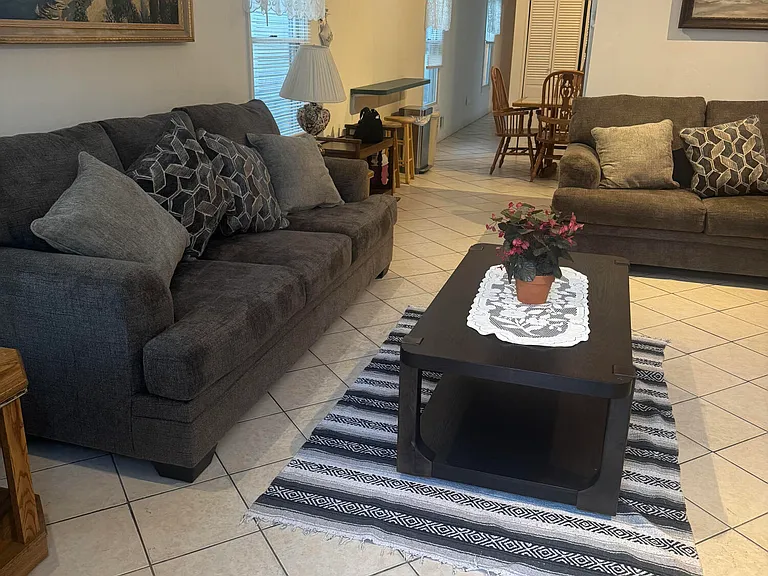 17 Danby Pl — Photo 2
