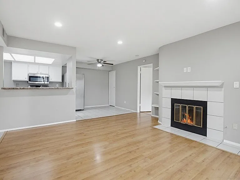 9439 Fairgrove Ln #102 — Photo 33