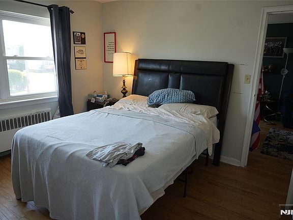 4th image of 61 Brighton Ave Unit 10
