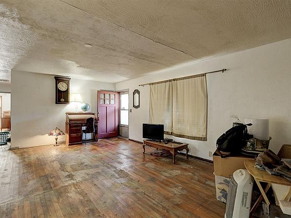4th image of 4321 SE 39th St