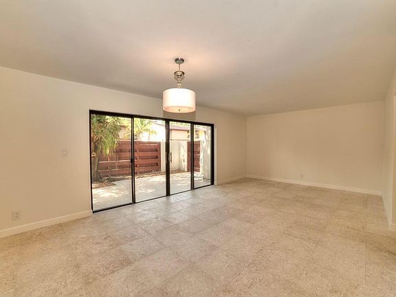 4th image of 3012 Lakewood Ln