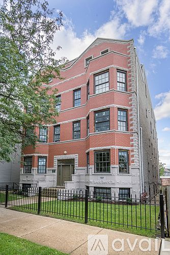 1st image of 1655 W Wrightwood Ave #3