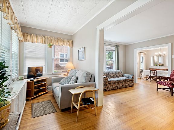 5th image of 213 Prescott Ave