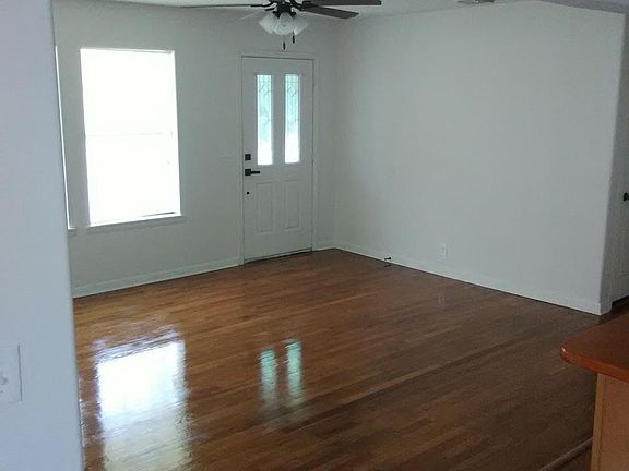 3rd image of 3003 Irwin Dr