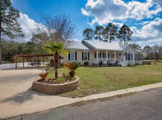 191 S Shore Line Cir, Defuniak Springs, FL 32433