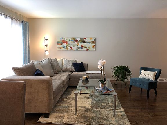 4th image of 214 Rainbow Dr