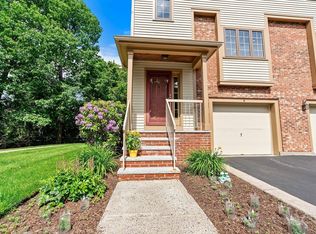 121 Revere St #M, Canton, MA 02021