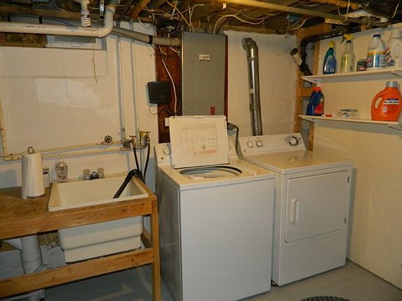 5th image of 153 Eau Claire Blvd