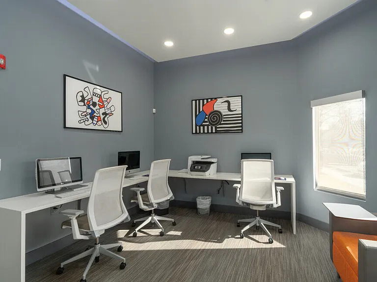 Sophias Place West — Photo 30
