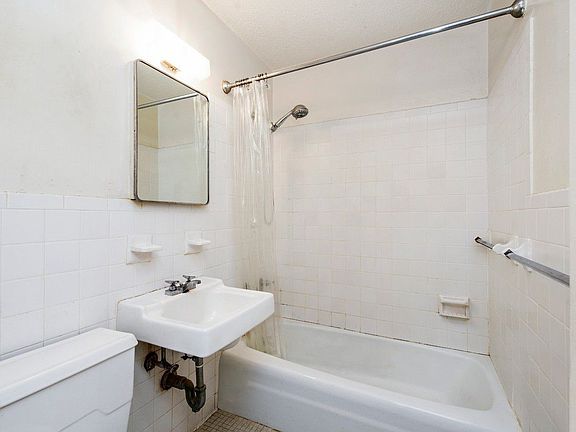 5th image of 80 Gold St #26B