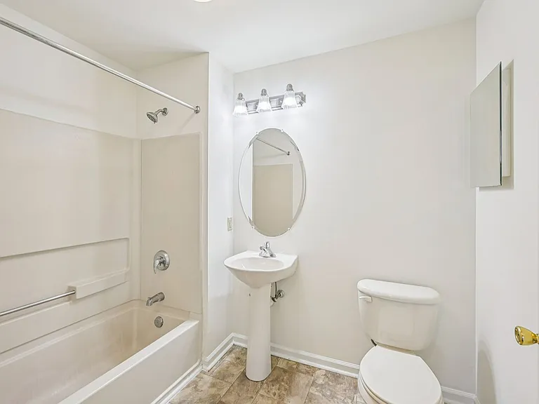 Spring Creek Apartments — Photo 45