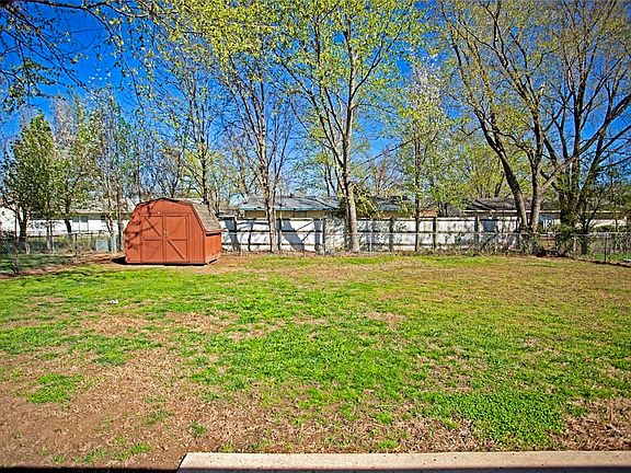 3rd image of 1303 Janda Dr