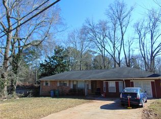5473 Stoneheaven Dr, Stone Mountain, GA 30087