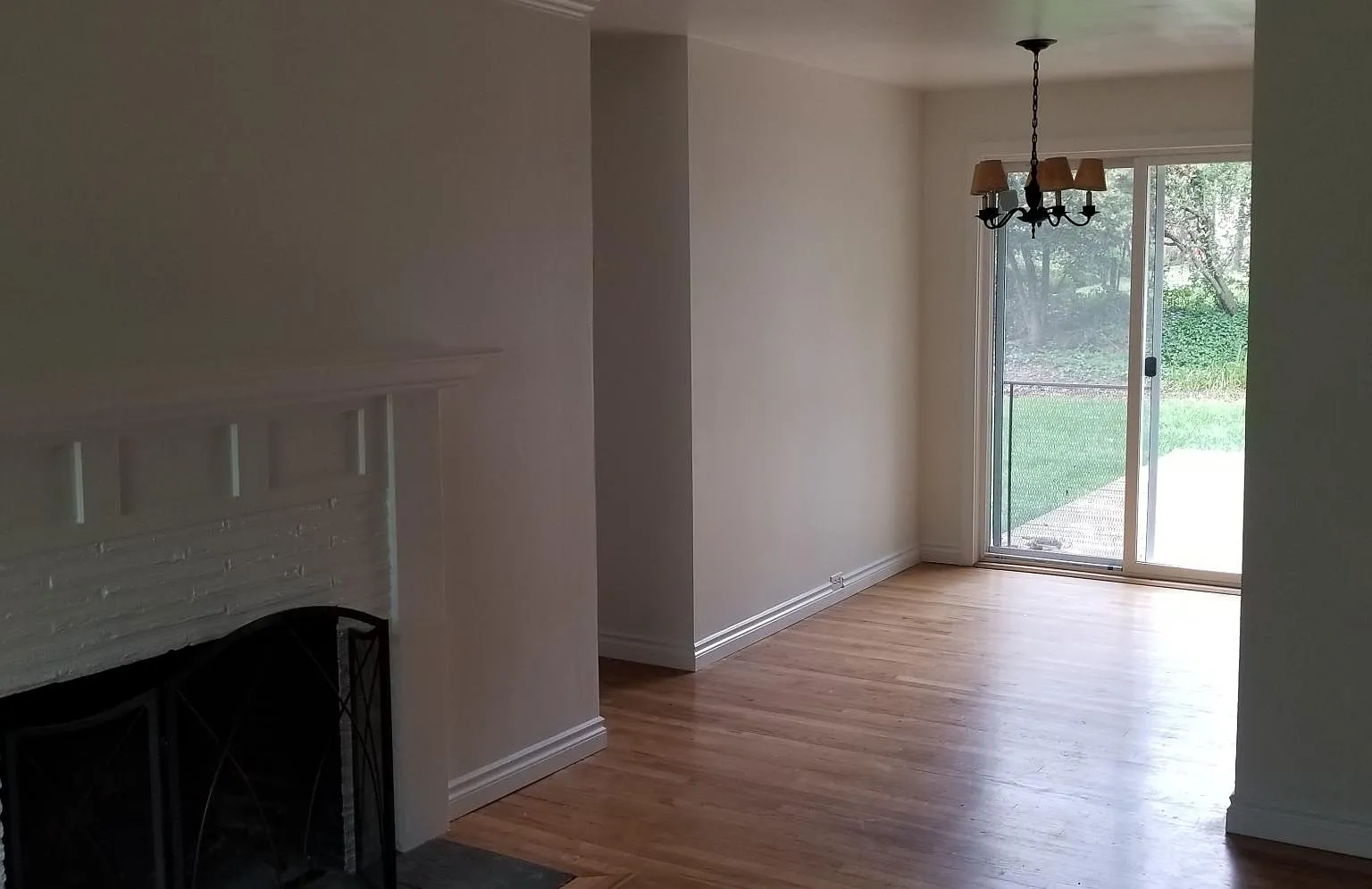 3 bed, 888 sqft, $1,900 — Photo 4