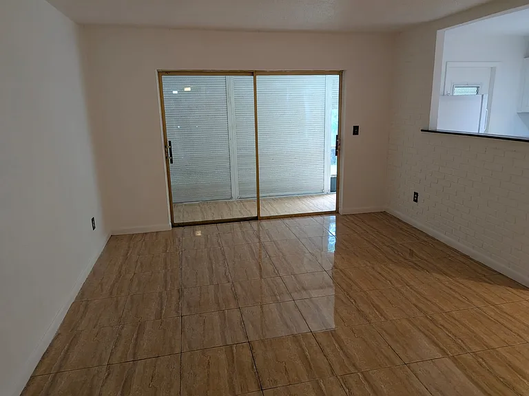 20400 NW 7th Ave #103 — Photo 10