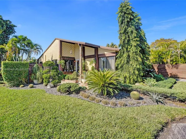 9716 SW 147th Ct, Miami, FL 33196