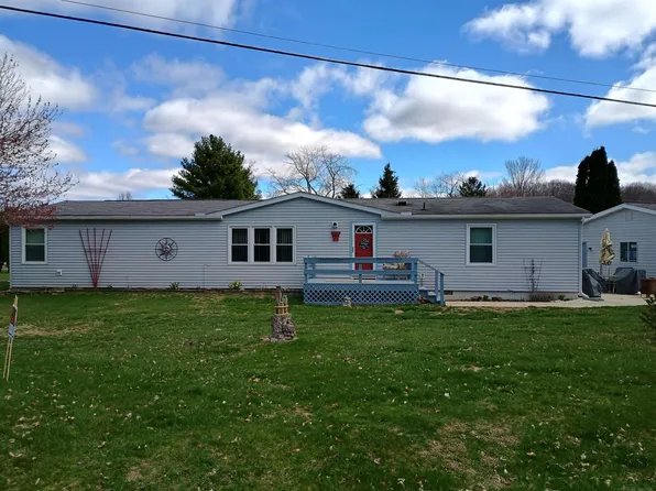 4424 Dawn Dr, Hillsdale, MI 49242