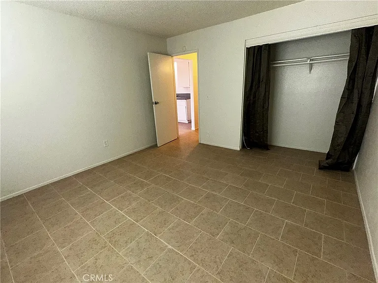 11661-11665 White Ave #4 — Photo 5