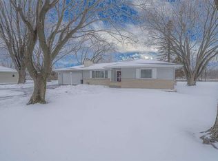 7320 N River Rd, Byron, IL 61010