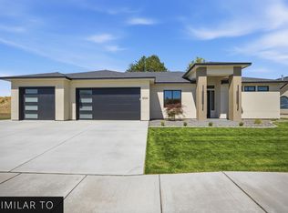 225 Riviera Dr, Pasco, WA 99301