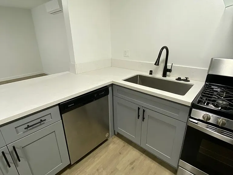 435 N. Euclid — Photo 14