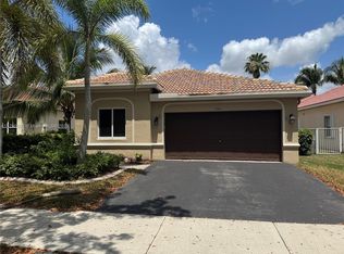 4321 Willow Ridge Dr, Weston, FL 33331