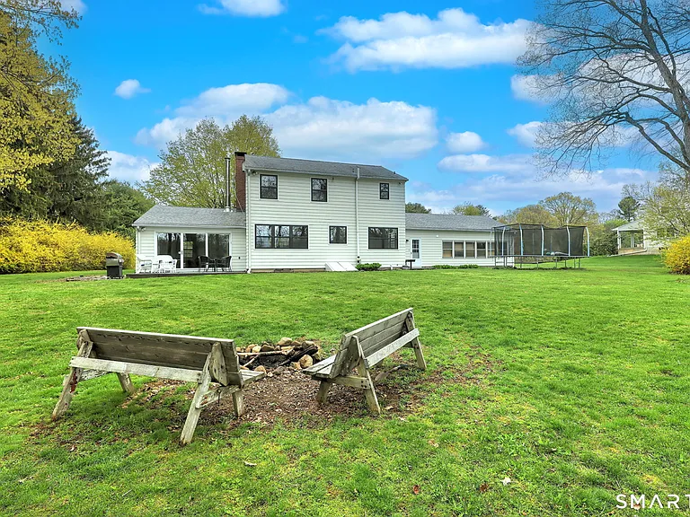 79 Meadow Wood Rd — Photo 3
