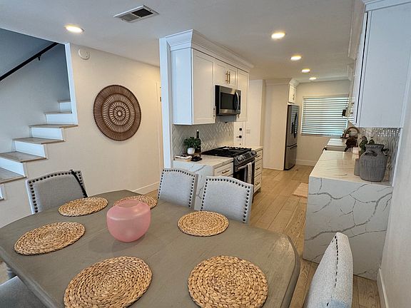 Dinning & Kitchen
