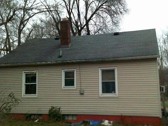 3rd image of 3710 Kinnear Ave