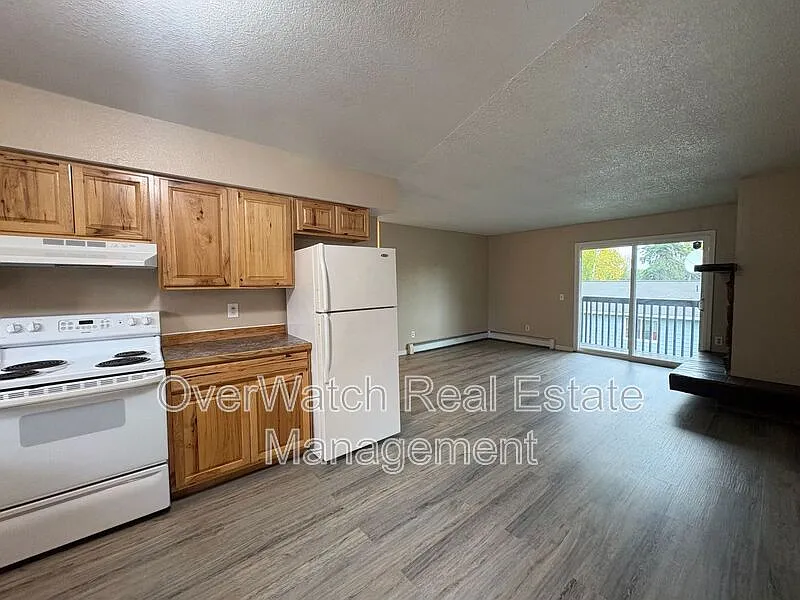 2 bed, 1.0 bath, 1100 sqft, $1,750 — Photo 2