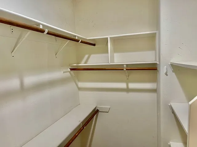 858 Evergreen Ln — Photo 14