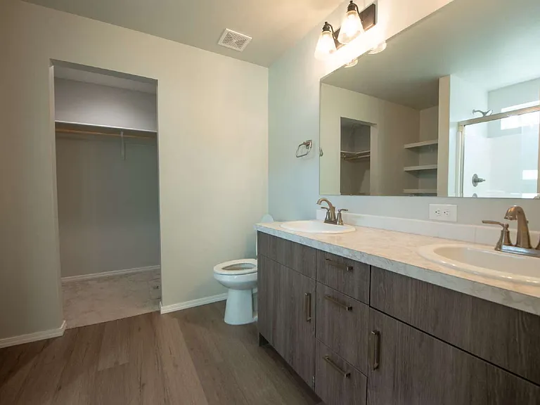 18352 N Lion Head Ave — Photo 11