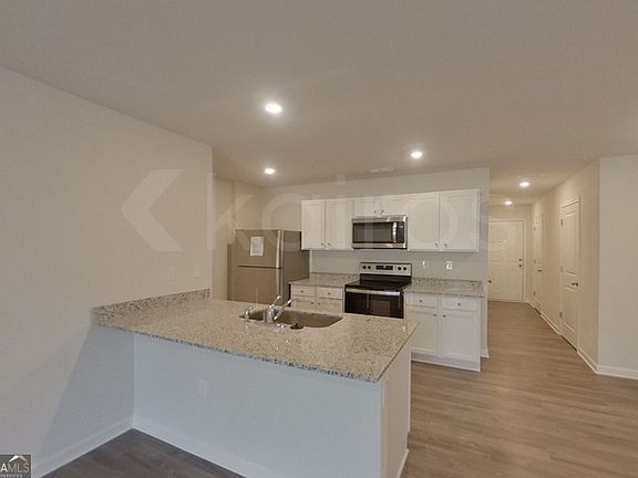 4th image of 307 Ironwood Ct