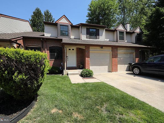 3rd image of 15 Greensward Ln