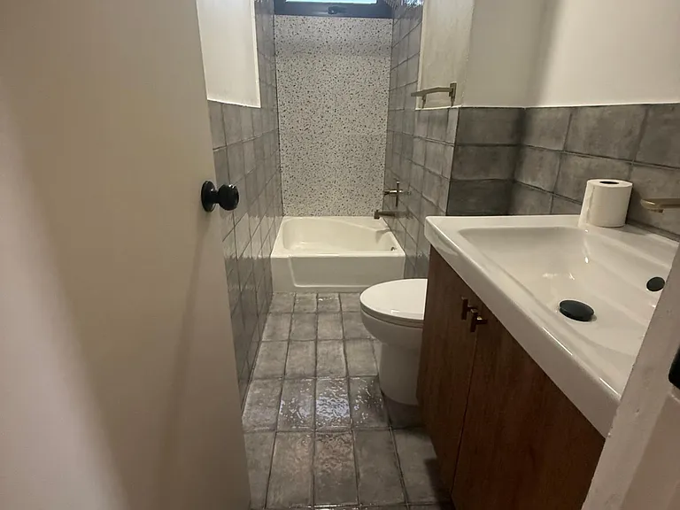 1367 Wilson #401 — Photo 13