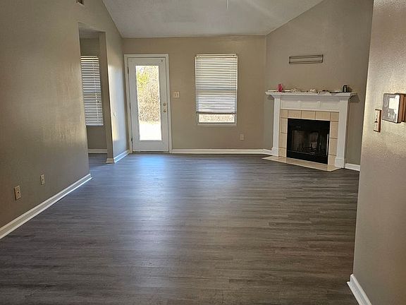 3rd image of 3634 Woodcock Dr