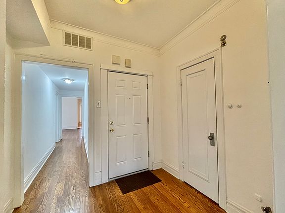 4th image of 3653 W Belle Plaine Ave APT 3