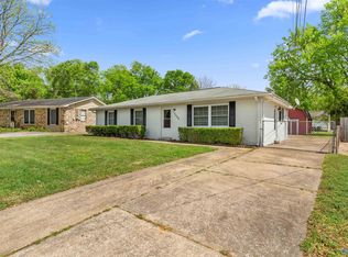 2406 Yorkshire Dr SW, Huntsville, AL 35803