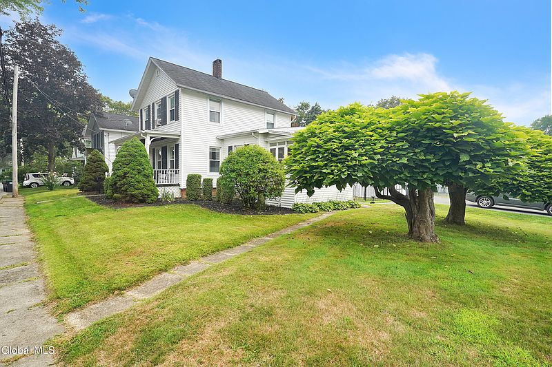 3rd image of 10 Chestnut Street