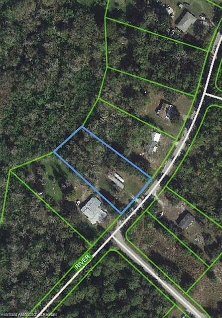 2nd image of 814 River Dr
