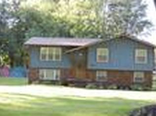 1079 Green Valley Dr, Akron, OH 44319