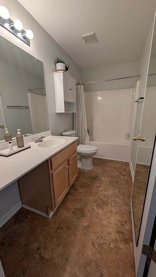 3 bed, 1772 sqft, $2,850 — Photo 2