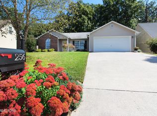 256 Dogwood Glen Ln, Powell, TN 37849